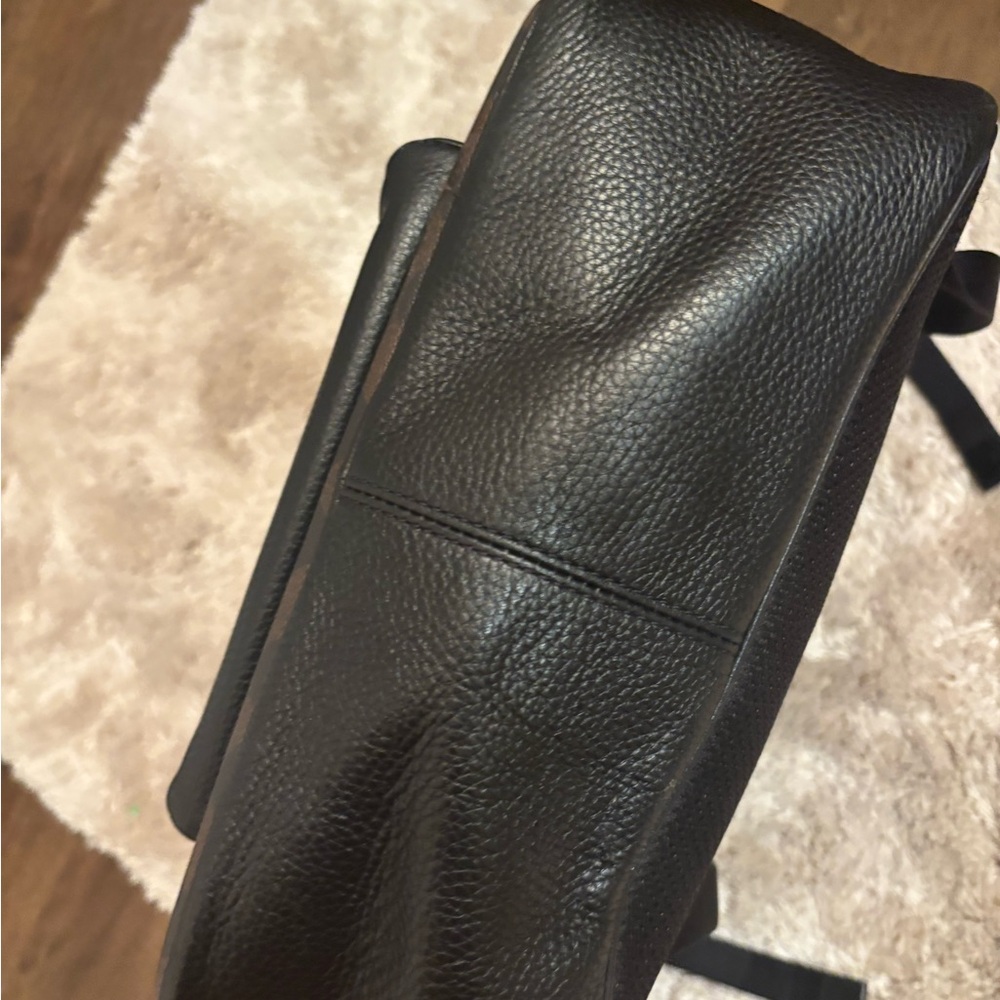 Large Court Backpack In Signature Canvas - Picture 3 of 12